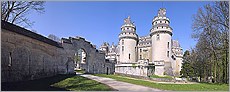 Chateau de Pierrefonds (CANON 10D + EF 20mm)