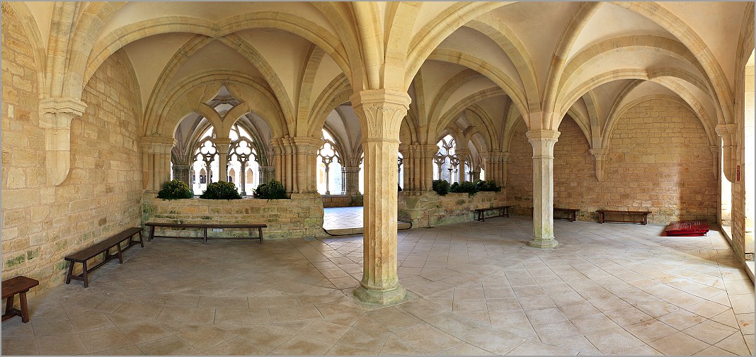 Abbaye cistercienne de Noirlac - salle capitulaire - CHER 18 (CANON 5D + EF 24mm L F1,4 USM)