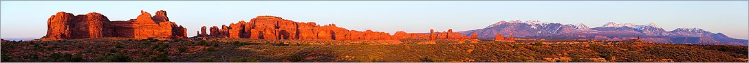 Windows Section en vue panoramique at sunset - Arches National Park (CANON 5D + EF 180mm L)