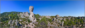 Sphinx du cirque de Mourèze en vue panoramique - 34 HERAULT (CANON 5D MkII + ZEISS Distagon T* 28mm F2,8 c/y)