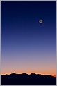 Croissant de Lune avec lumière cendrée dans les lueurs du petit matin (CANON 10D + EF 100-400)