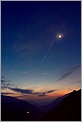 Lueurs de l'aube sur les montagnes avec un rapporchement entre la Lune & Vénus (CANON 10D + EF 17-40 L)
