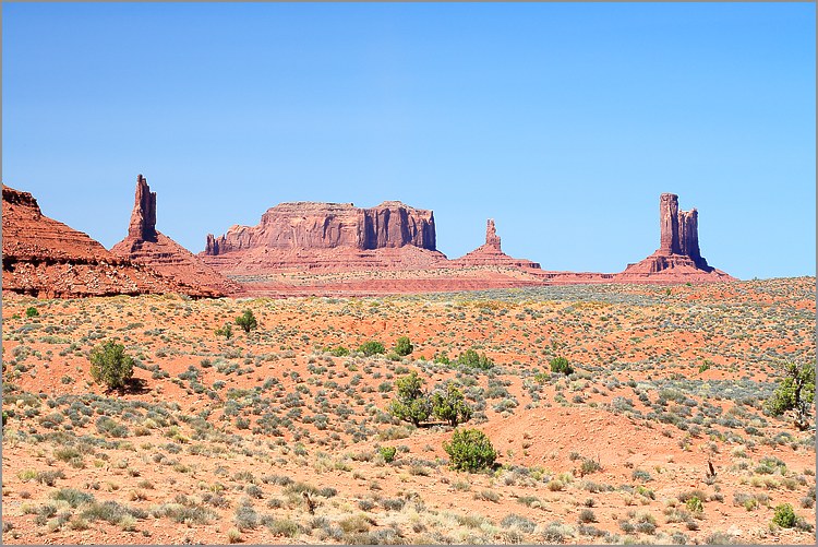 Monument Valley (Navajo Tribal Park) Camel Butte - photo réalisée avec CANON 5D + EF 100mm macro F2,8