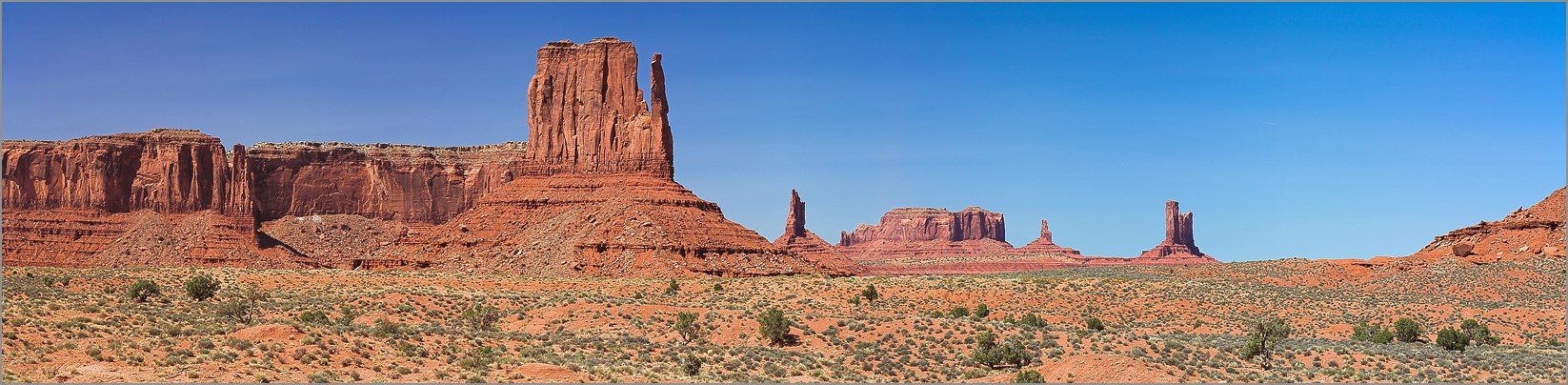 Monument Valley - Navajo Tribal Park - panomarique réalisé avec CANON 5D + EF 100 macro F2,8