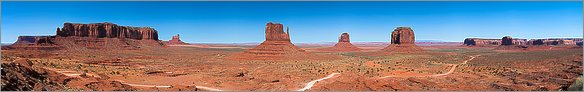 Monument Valley (Navajo Tribal Park) en vue panomarique réalisée avec CANON 5D + EF 50mm F1,4