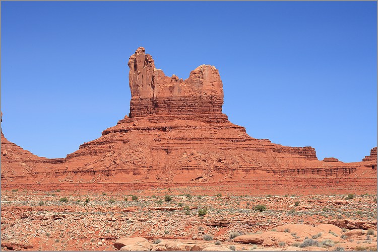 Monument Valley (Navajo Tribal Park) The Setting Hen - photo réalisée avec CANON 5D + EF 100 macro  F2,8