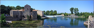 Moulin à eau à Saint Thibéry (34 Hérault) en vue panoramique (CANON 5D MkII + ZEISS Distagon T* 28mm F2,8 c/y) 